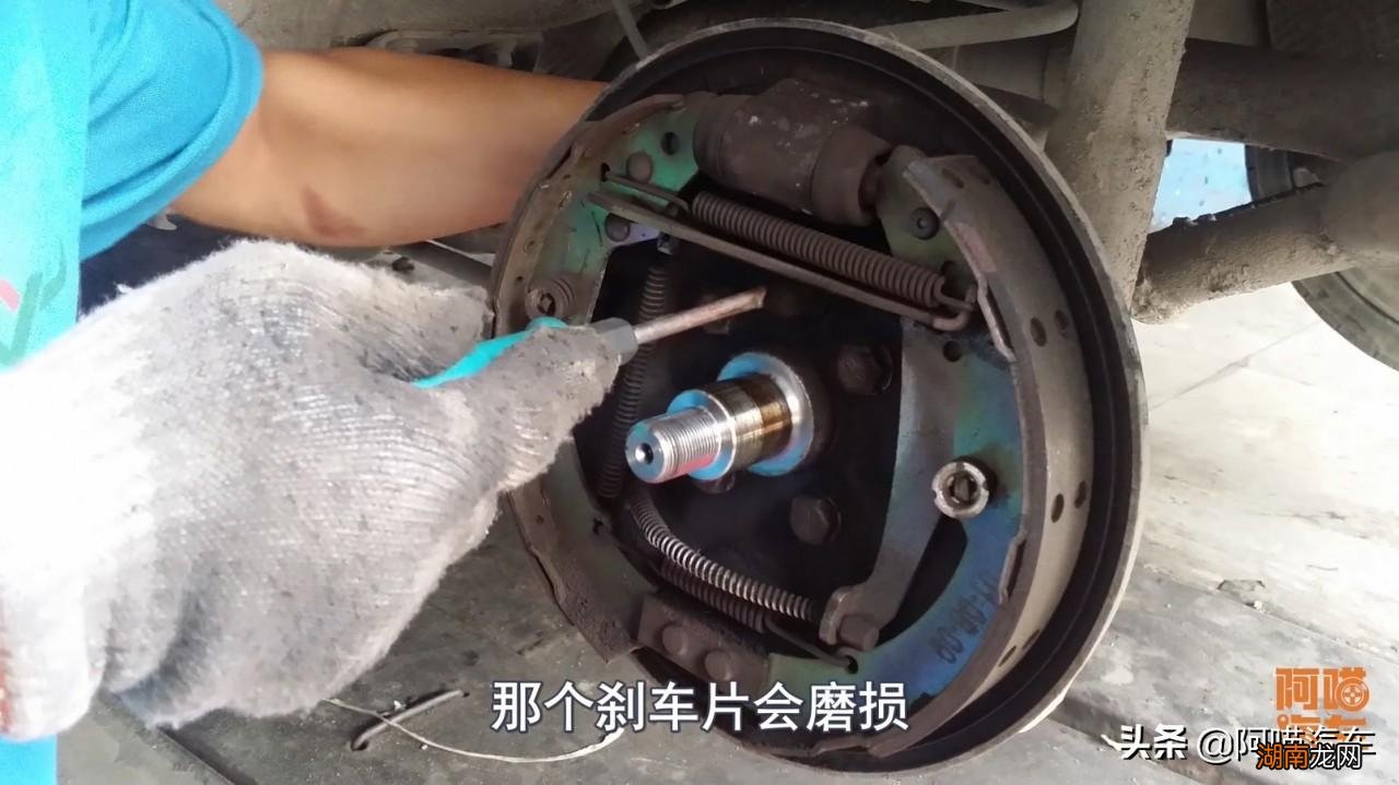 手刹没放开对车子有多大伤害 脚刹没松开车会造成什么后果