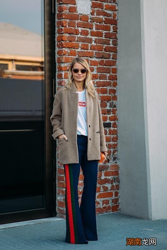 t恤搭哪种款式裤子不挑身材 t恤配什么裤子好看图片