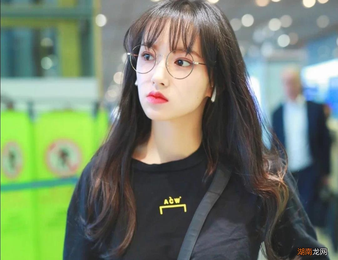 头发太油但又急着出门怎么办 头发油了不想洗怎么办小妙招