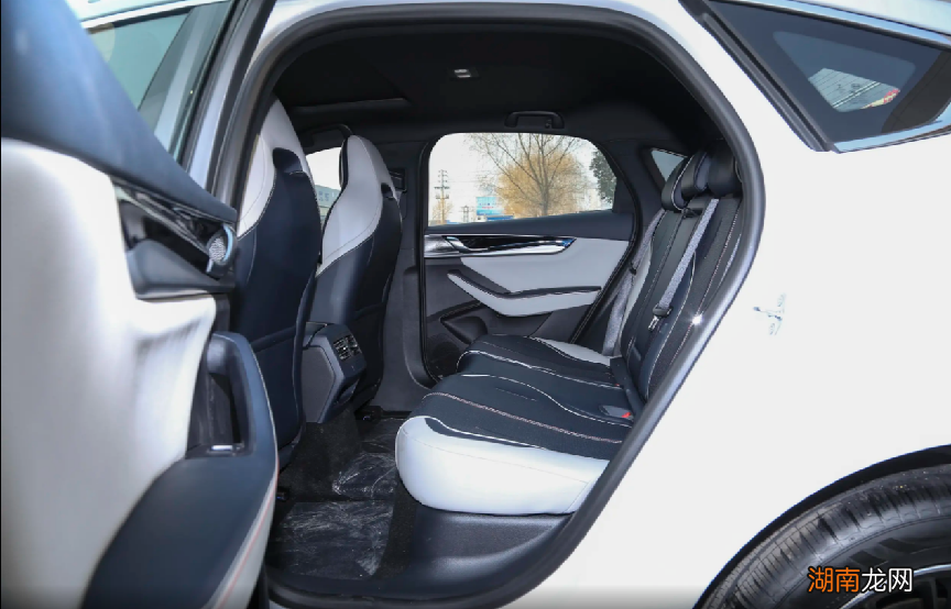 推荐这三款空间大油耗低 15万左右的车哪个性价比比较高