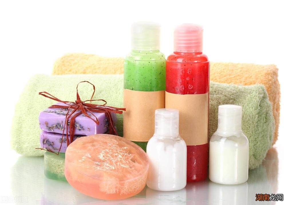 磨砂膏用完还要用沐浴露吗 磨砂膏是在沐浴露前还是后