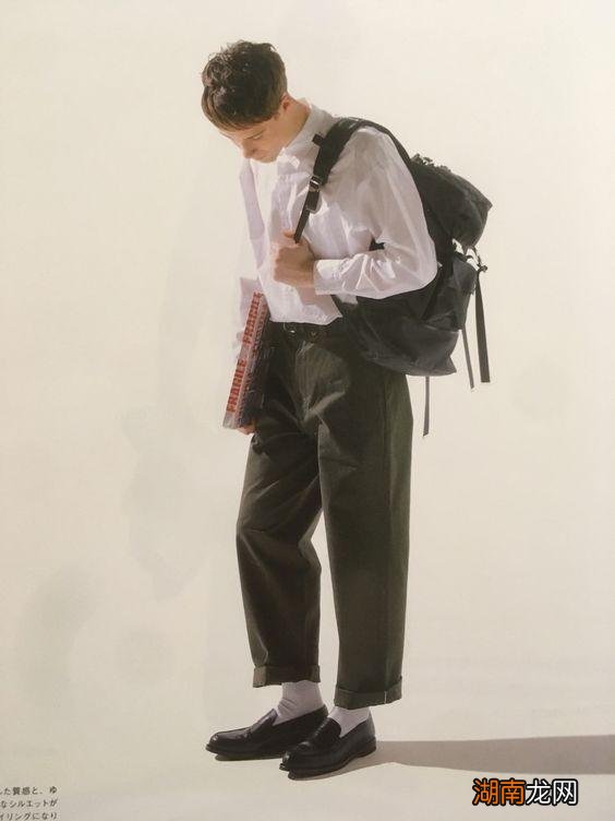 男士皮鞋配什么袜子比较百搭 穿皮鞋适合穿什么袜子