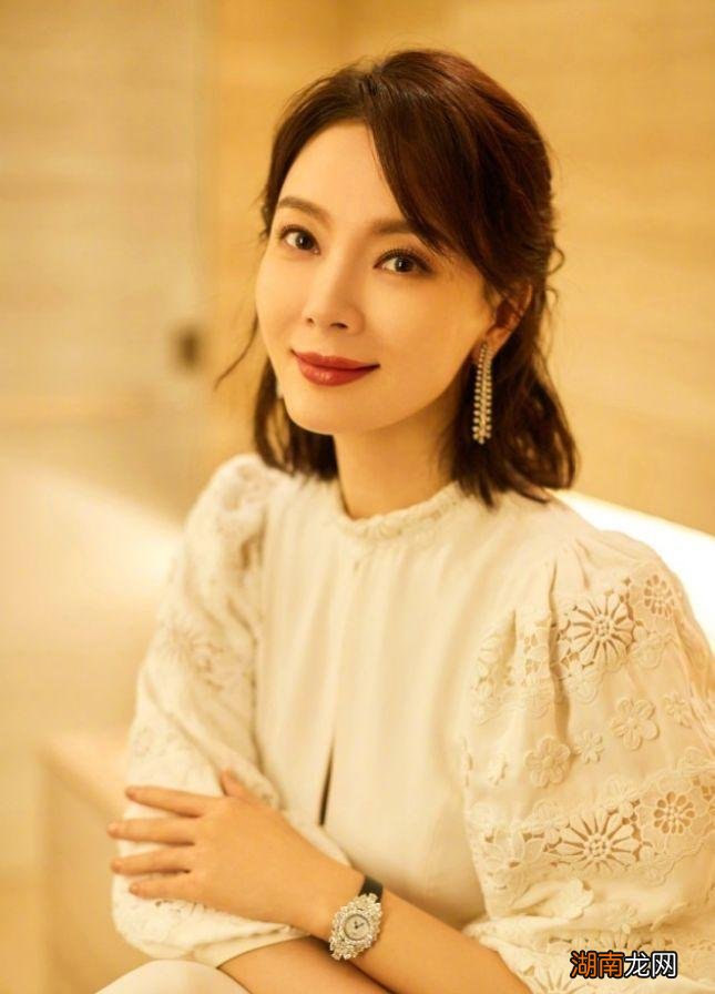 试试今年流行的5种发色， 今年流行的头发颜色是什么颜色