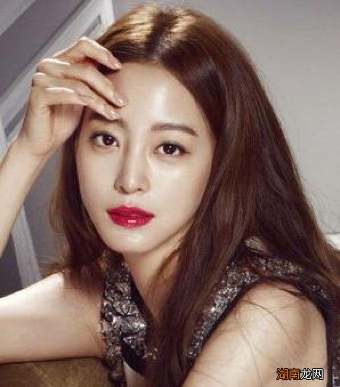 试试今年流行的5种发色， 今年流行的头发颜色是什么颜色