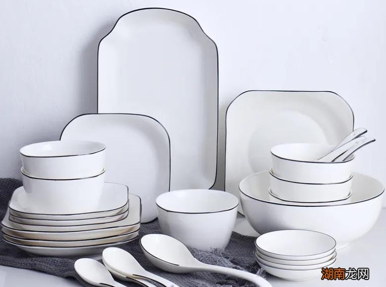 朋友乔迁一般送什么礼物最实用 乔迁现在流行送什么礼物