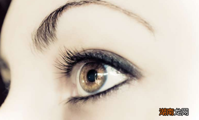 SiriAlexa和AI被认为是女性是有原因的