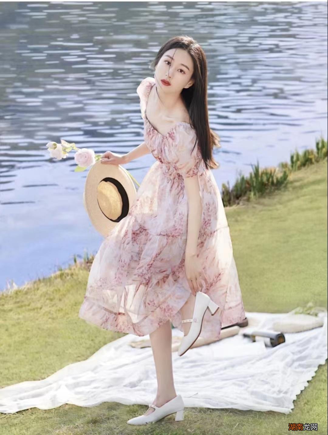 今年碎花裙子搭配什么鞋好看 碎花裙搭配什么鞋子好