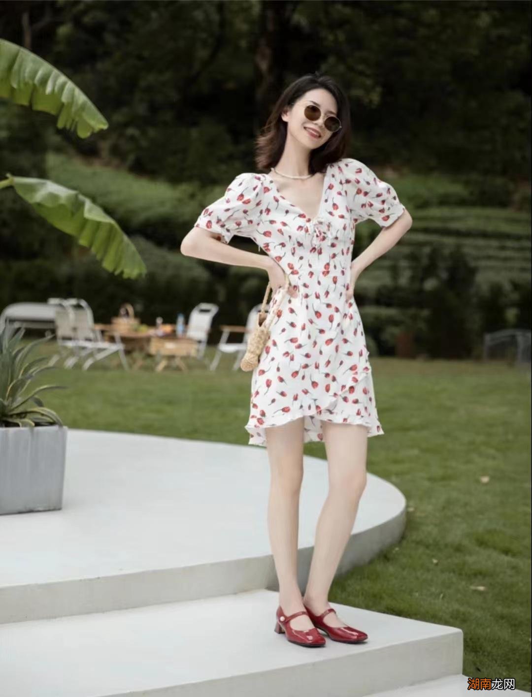 今年碎花裙子搭配什么鞋好看 碎花裙搭配什么鞋子好