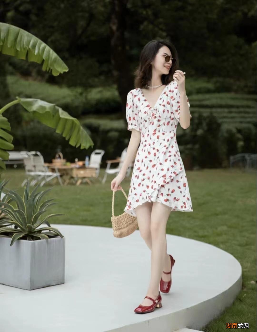 今年碎花裙子搭配什么鞋好看 碎花裙搭配什么鞋子好