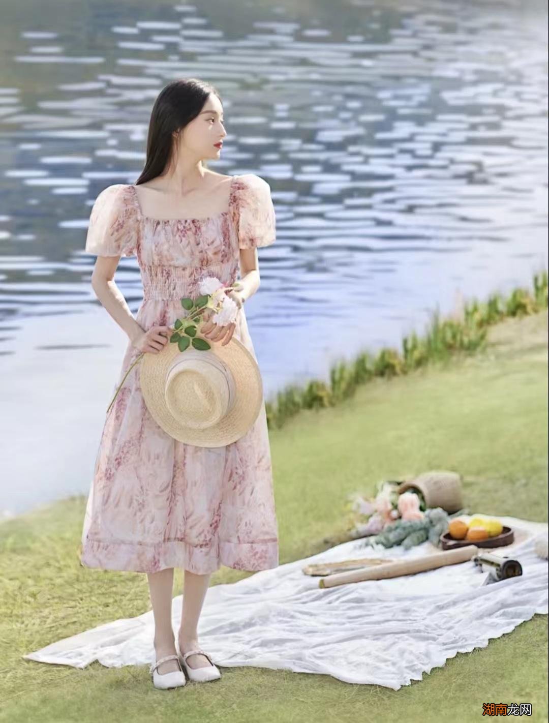 今年碎花裙子搭配什么鞋好看 碎花裙搭配什么鞋子好