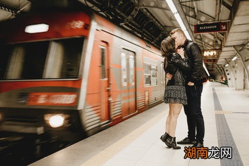 怎么试探老婆有没有外遇 判断老婆出轨最简单的办法