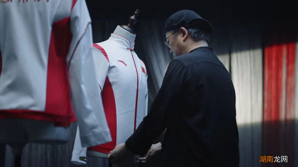 哪个性价比高质量好 安踏跟鸿星尔克哪个档次高一点