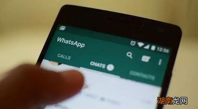 WhatsApp用户可以通过开发者选项强制启用黑暗模式