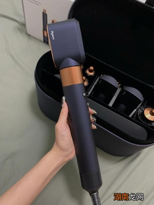 卷发棒和吹风机能带上火车吗