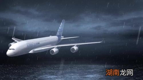 为什么下暴雨有的飞机还起飞