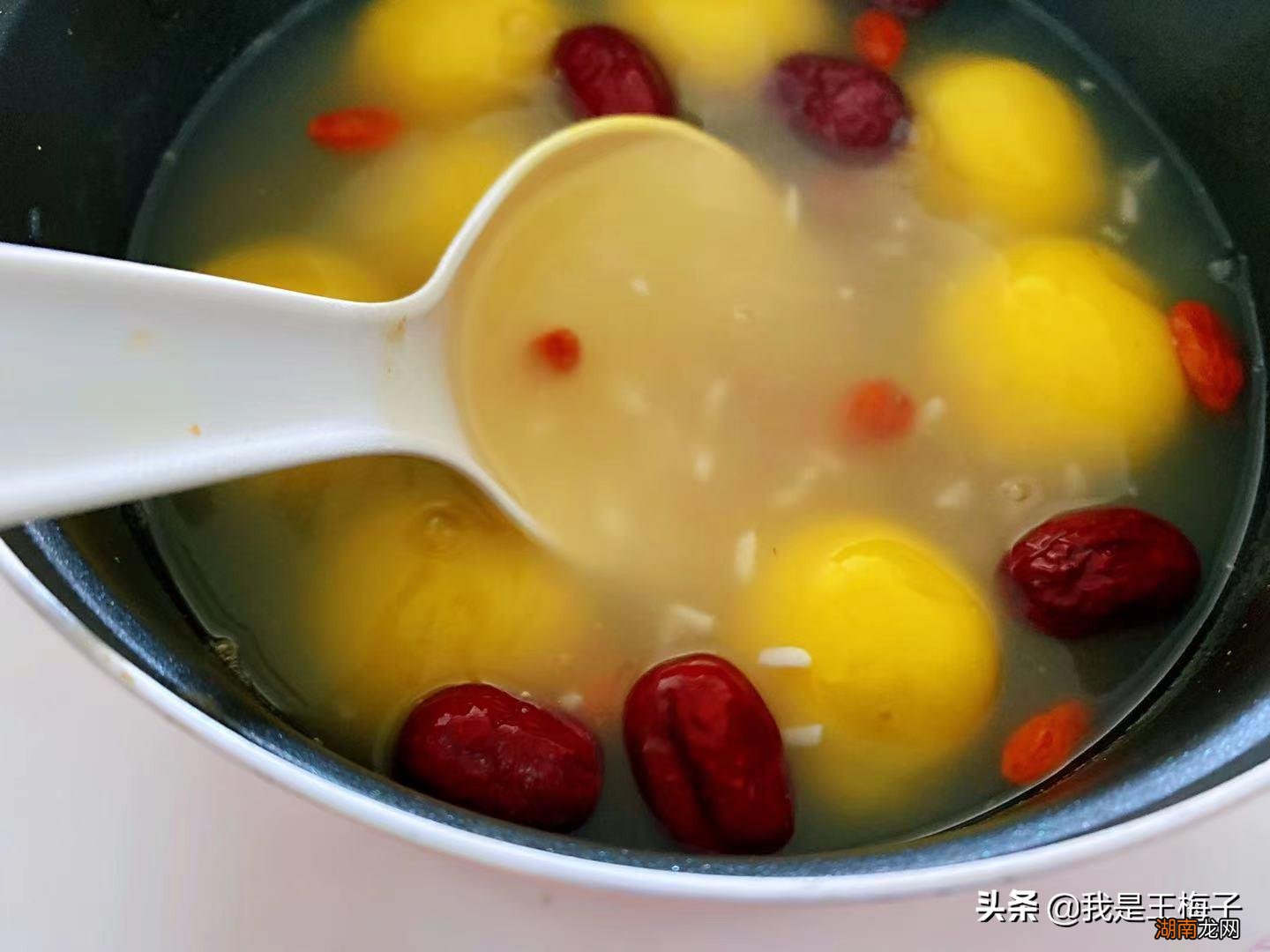 醪糟对人体有什么好处与坏处 女性吃甜酒酿的利与弊