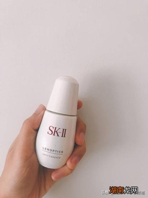 SK2小灯泡和小银瓶哪个好用 小灯泡和小银瓶的区别