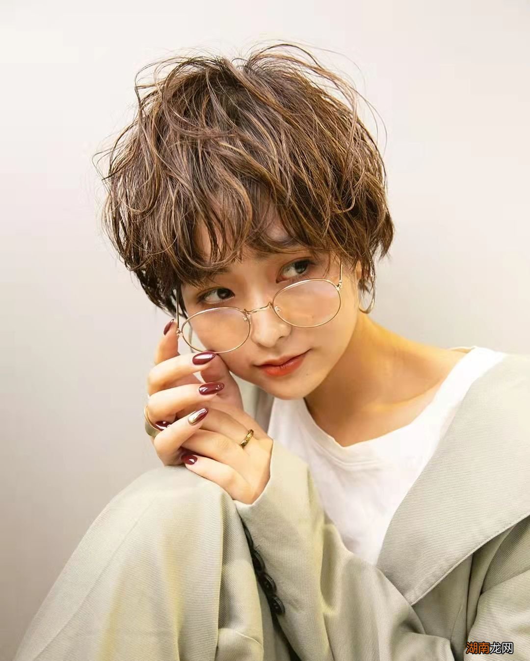 女人头发少什么发型显发量 头发少的人适合的发型