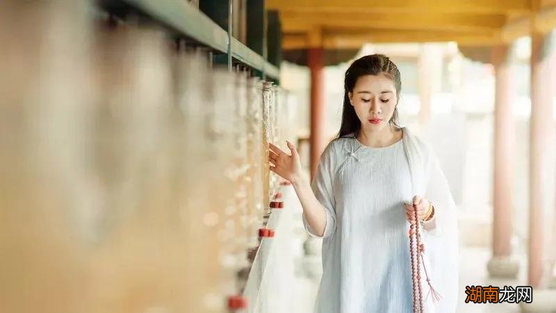 中年人迷恋女人类型是怎样的 中年男人只对一种女人着迷