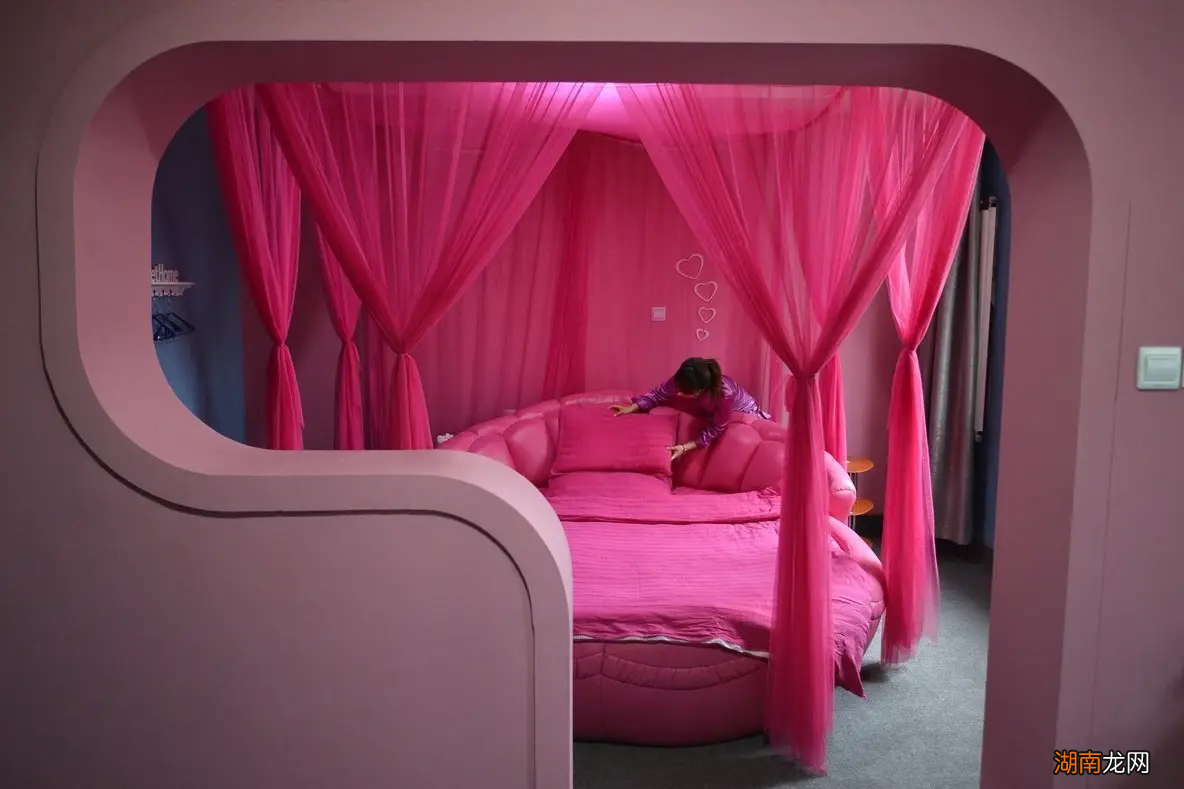 水床对情侣有什么好处 为什么情侣都喜欢酒店的水床