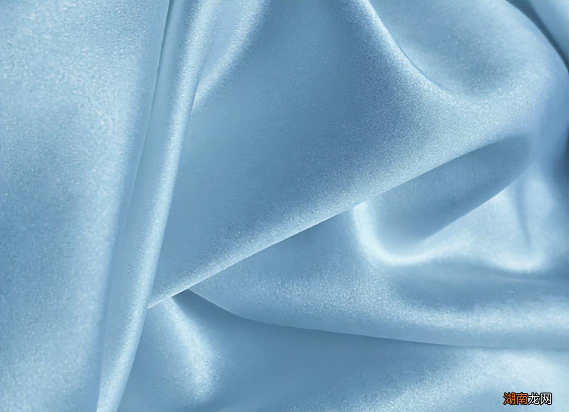 醋酸面料和真丝有什么区别 醋酸缎面料是什么样的布料