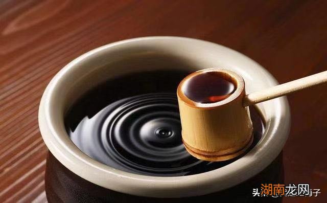 家庭吃醋买陈醋还是香醋好吃 白醋和香醋的区别