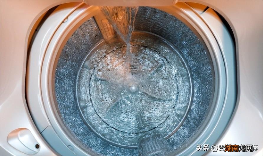 洗出有黑皮一样东西解决 波轮洗衣机怎么清理里面脏东西