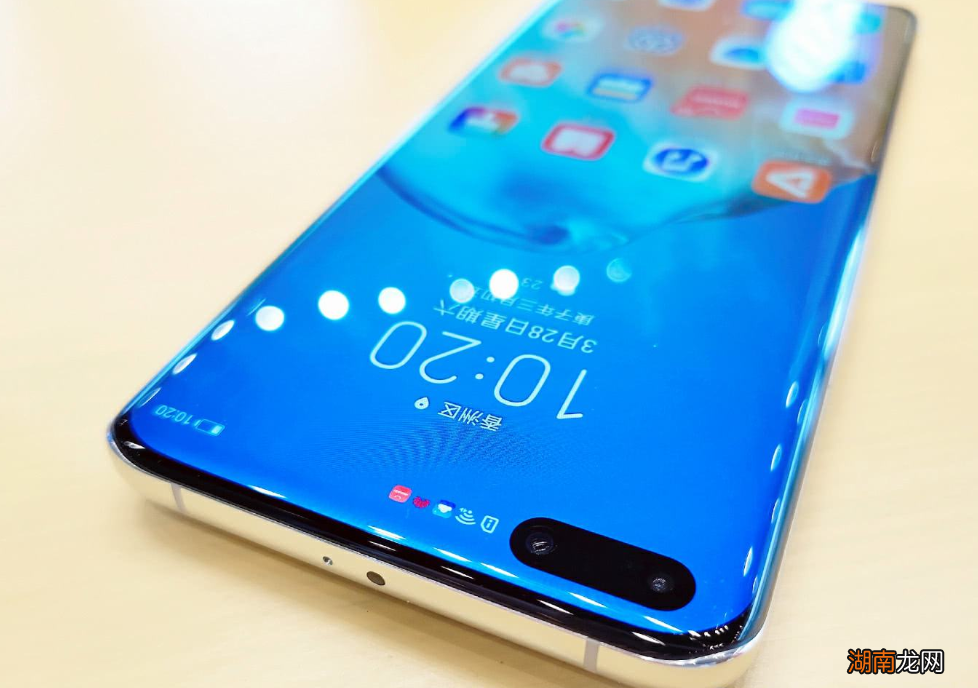 直屏和曲屏的优缺点对比 手机直屏和曲屏有什么区别