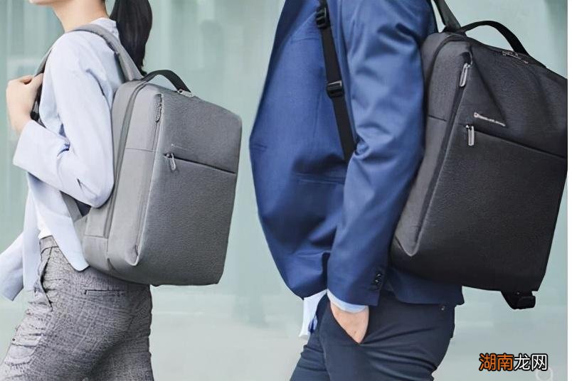 选哪种电脑包更实用 电脑包买手提的好还是双肩的好