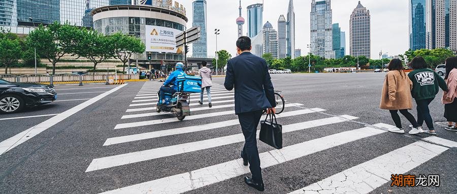 为什么越来越多人有35岁危机 35岁是青年还是中年
