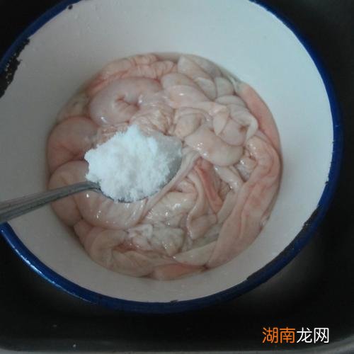 又快又干净清洗猪大肠妙招 猪肠子怎么洗才干净无异味