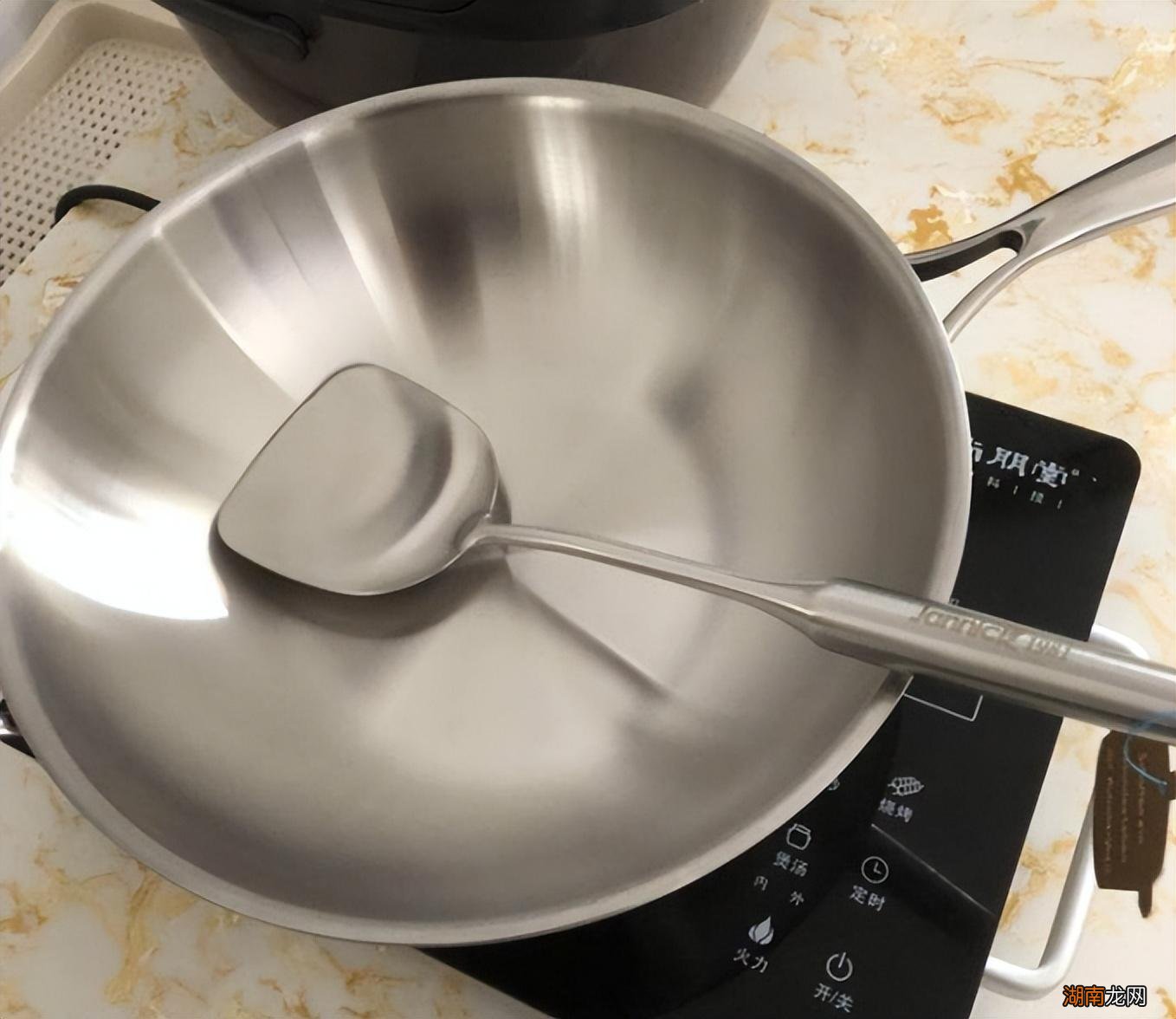 家用炒菜锅用什么材质的锅好 什么样的锅好用又健康