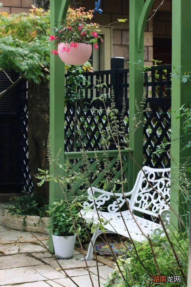 薄荷绿要怎么调出来有什么比例 薄荷绿怎么调出来