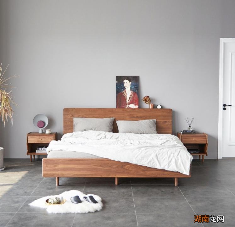 卧室中床位的摆放禁忌 床不能对着门吗有无科学依据