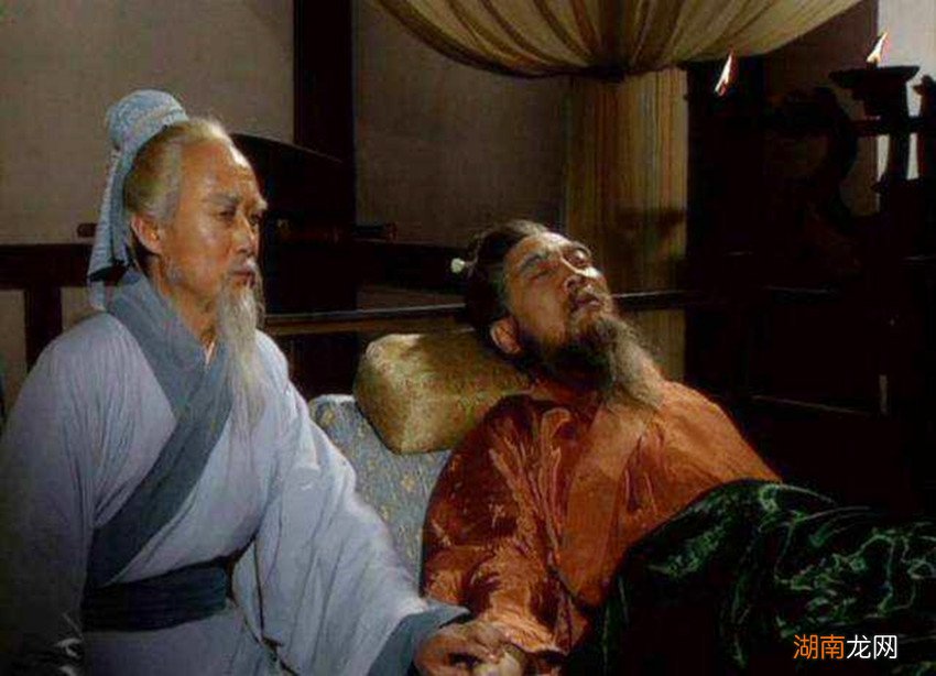 三国演义中关羽刮骨疗毒的主要内容 刮骨疗毒的故事