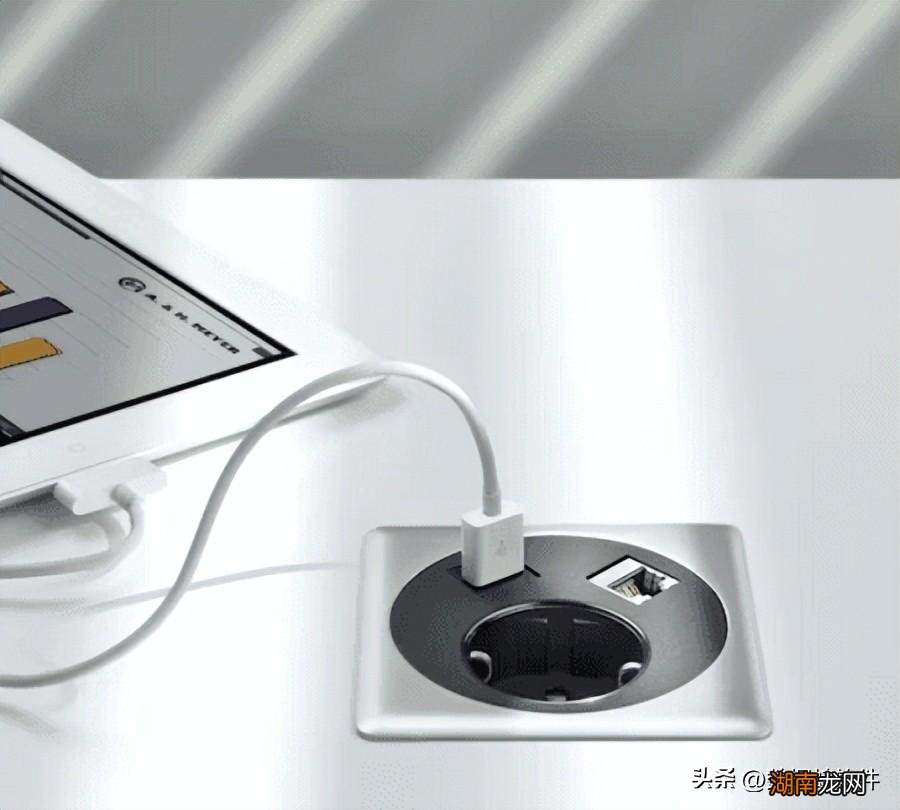 电脑插上u盘后无任何反应 u盘不显示了怎么修复