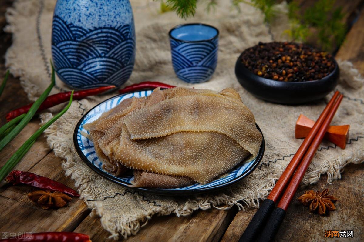 自己在家煮火锅必备菜品 涮火锅的必备食材有哪些配菜