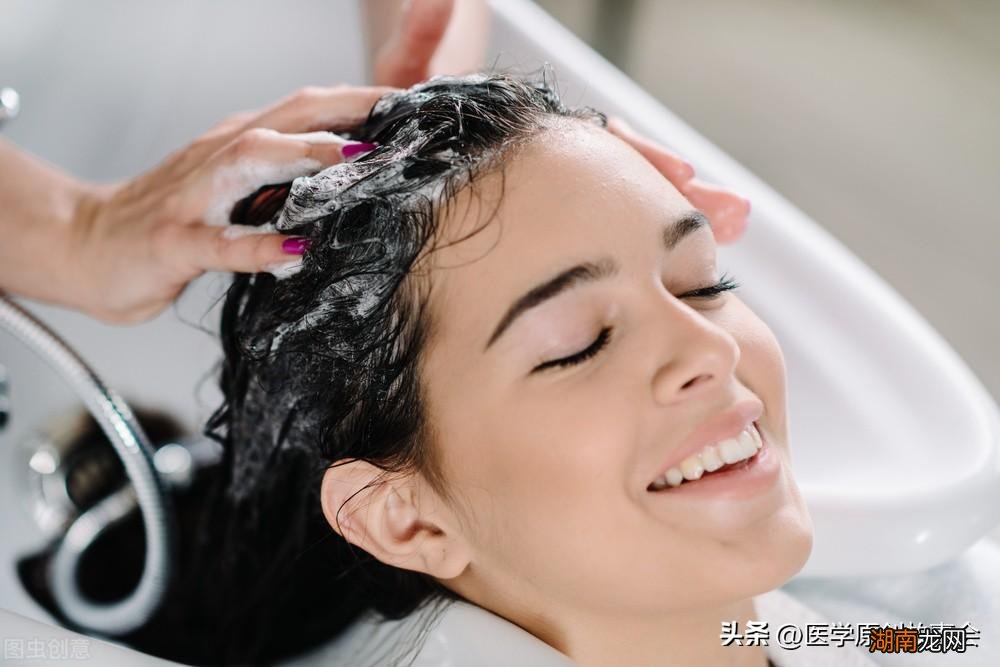 如何选择护理头发产品更合适 千万别用小苏打洗头