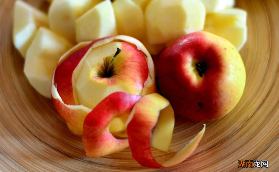 吃苹果前要不要削皮 苹果怎么清洗才干净教程