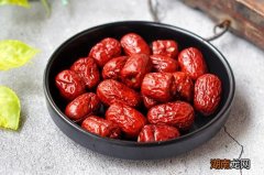 图解干红枣去核的最简单方法与窍门 去枣核的小妙招