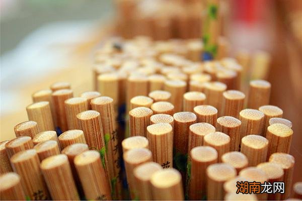 什么材质筷子用着安全 家庭用什么筷子最好最健康