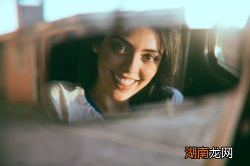 女生应该如何满足男生的安全感 怎么给男朋友安全感