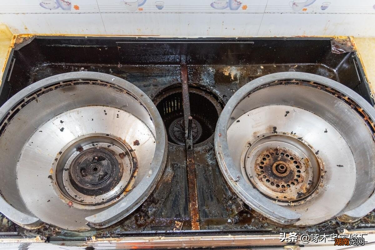 油烟机如何保养与清洗效果好 家用油烟机多久清洗一次最好