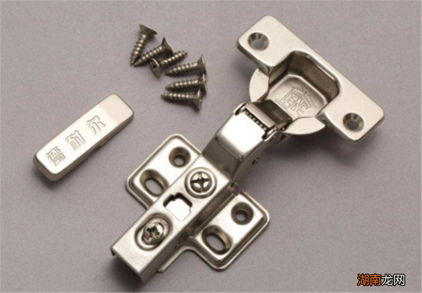 木工分享如何选定制衣柜材料 定制柜子用什么材质比较好