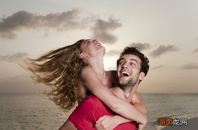 判断一个男人是不是真的爱你 男人真正爱一个人的表现