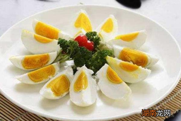 咸鸡蛋保质期时间多长 咸鸭蛋可以放多久不会坏