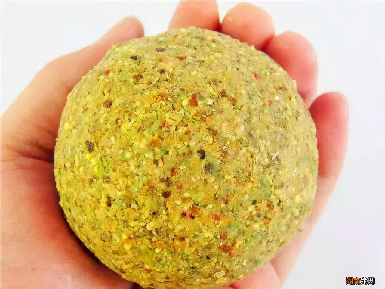 通杀鲫鱼和鲤鱼用什么饵料最好 钓鲤鱼鲫鱼饵料配方