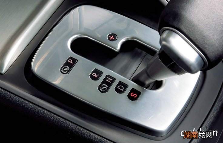 手自一体的手动挡如何挂档