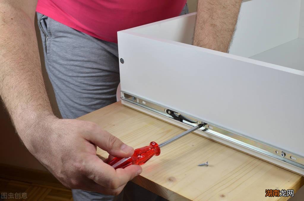 三种常用抽屉轨道的优劣 抽屉滑轨有哪几种类别型号