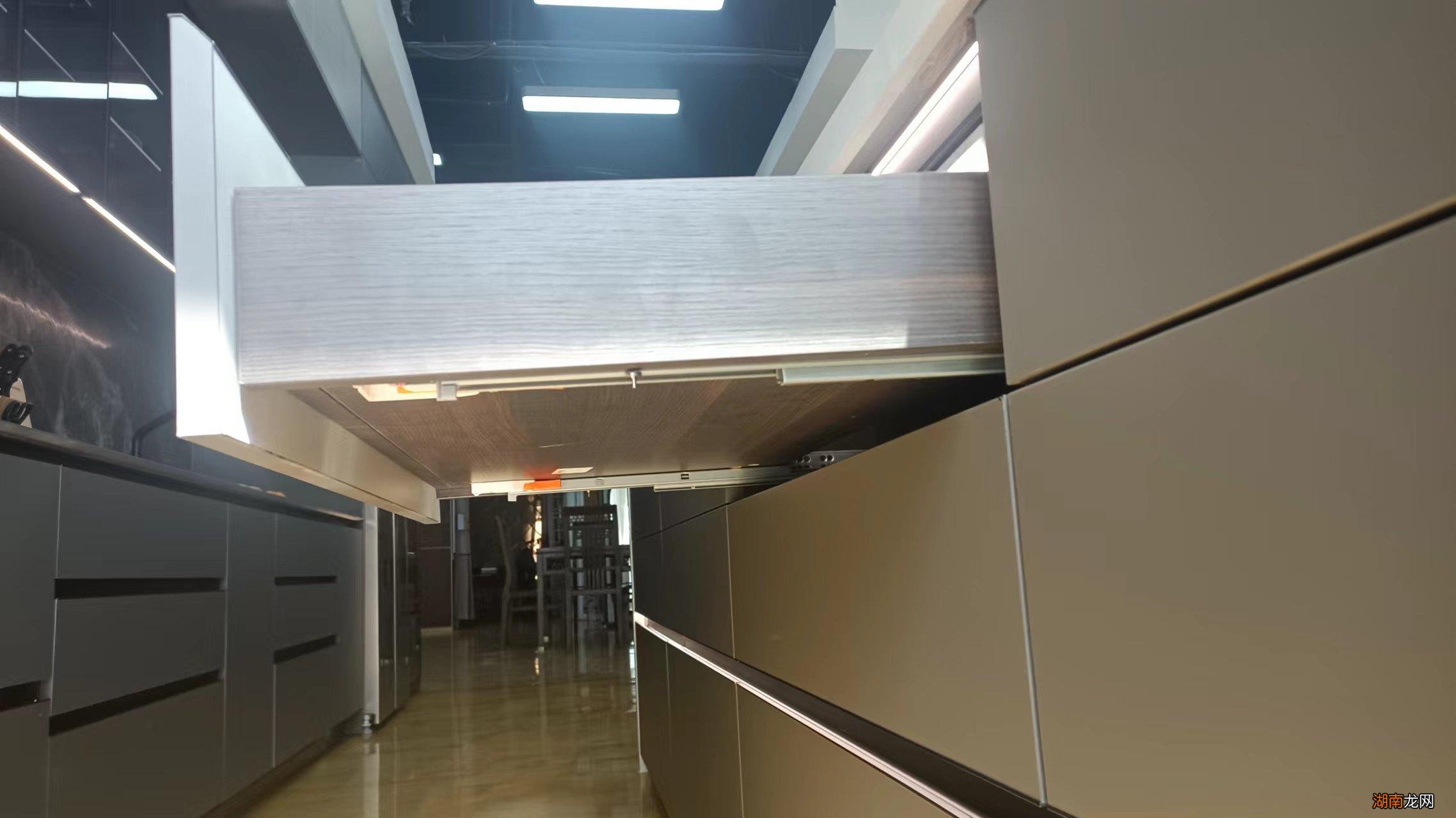 三种常用抽屉轨道的优劣 抽屉滑轨有哪几种类别型号